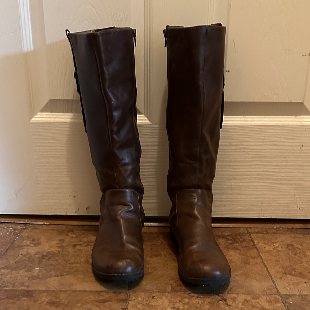 Life Stride Gold and Brown Boots